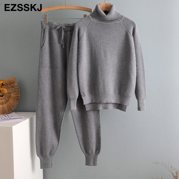Turtleneck Sweater + Carrot Jogging Pants