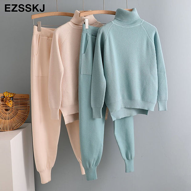 Turtleneck Sweater + Carrot Jogging Pants